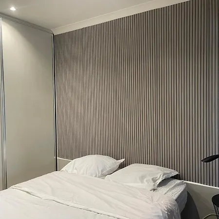 A Апартаменты *